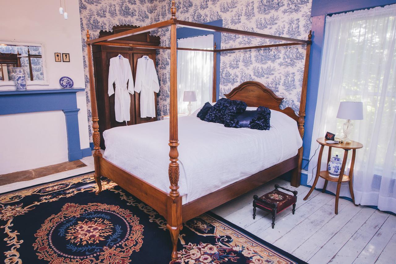 Old Caledonian Bed & Breakfast Exterior foto