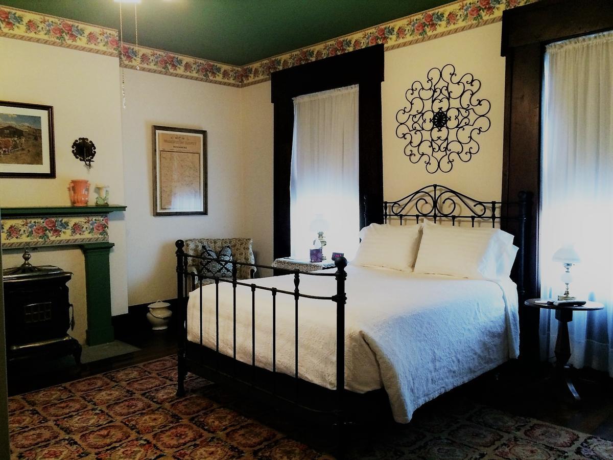 Old Caledonian Bed & Breakfast Exterior foto