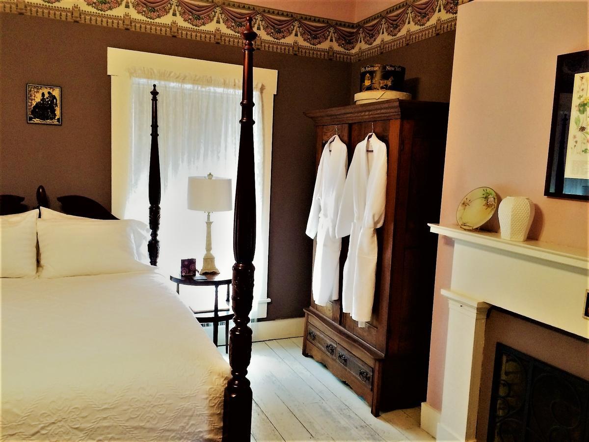 Old Caledonian Bed & Breakfast Exterior foto