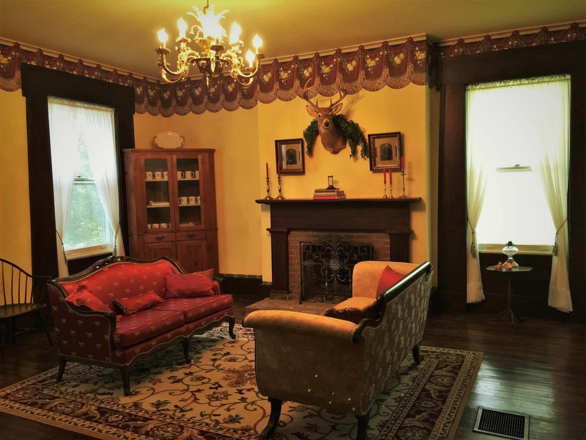 Old Caledonian Bed & Breakfast Exterior foto